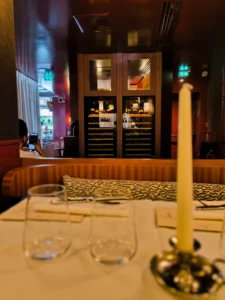 2x 259 in brasserie La Brass Parijs, Frankrijk