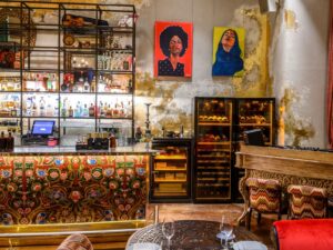 SIGAR-S en 2x REVEL-L in restaurant Coya, Dubai
