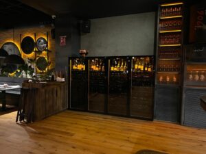 4x REVEL-L in restaurant Darvaza, Barcelona