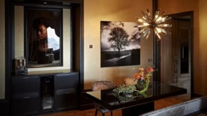 TaT in Hotel TwentySeven, Nederland